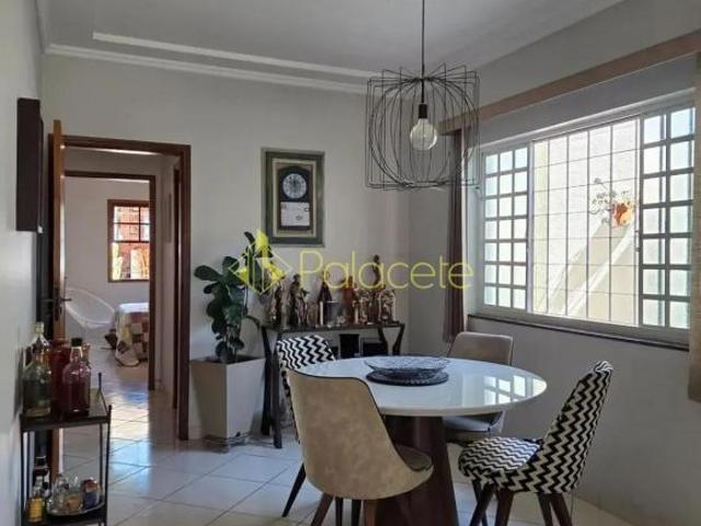 Casa venda em Região Imediata de Taubaté-Pindamonhangaba, Região Metropolitana do Vale do Paraíba e Litoral Norte