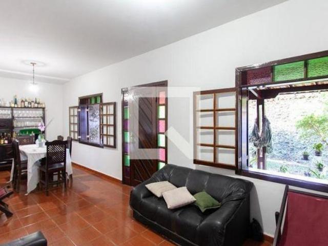 Casa venda em Universitário, Belo Horizonte
