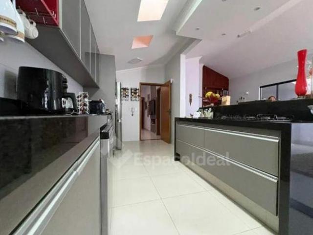 Casa venda em Região Imediata de Bauru, Bauru
