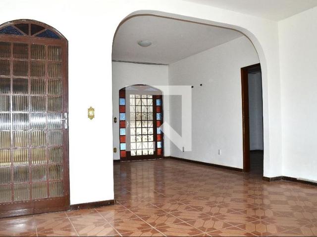 Casa aluguel em Regional Nordeste, Belo Horizonte