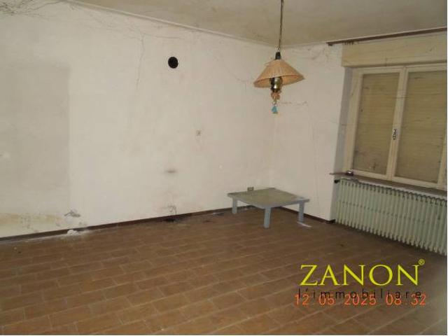 Villa Indipendente in vendita a Lucinico / Ločnik / Luzinìs, Gorizia