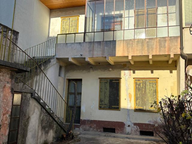 Villa Indipendente in vendita a Piazzutta / Placuta, Gorizia