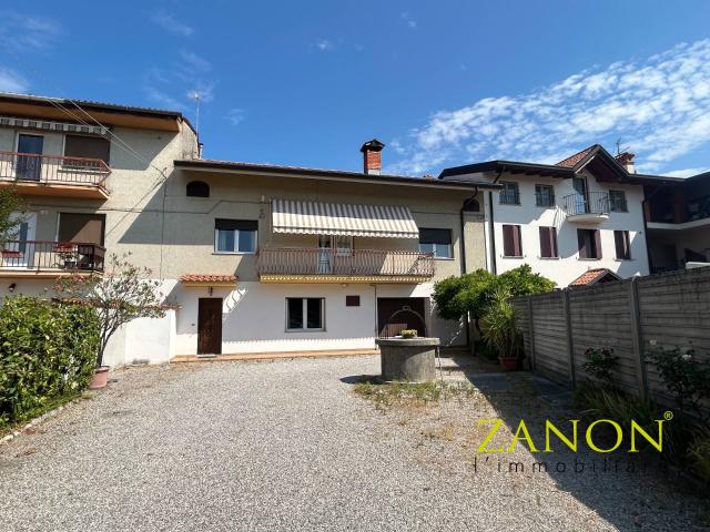 Villa Indipendente in vendita a Mossa, Friuli-Venezia Giulia