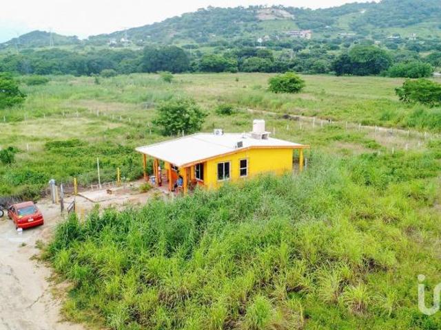 Casa en venta en Santa María Colotepec, Oaxaca