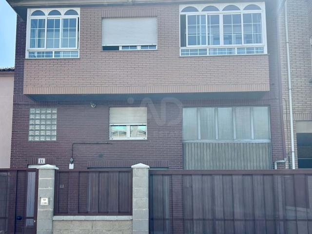 Casa en venta en La Robla, Castilla y León