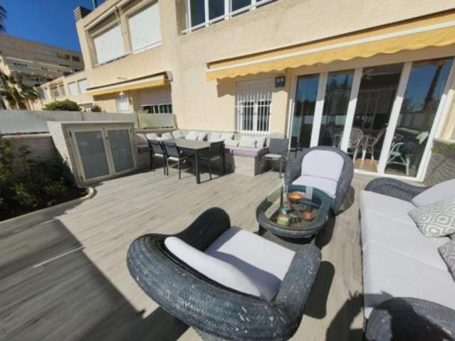 Chalet en alquiler en Urbanova, l'Alacantí