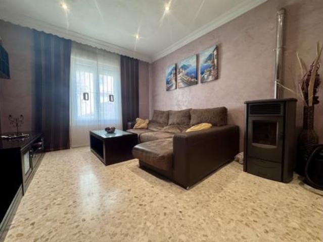 Chalet en alquiler en Brenes, Andalucía