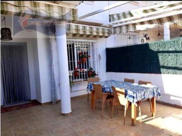 Chalet en alquiler en Nuevo Portil, Costa Occidental