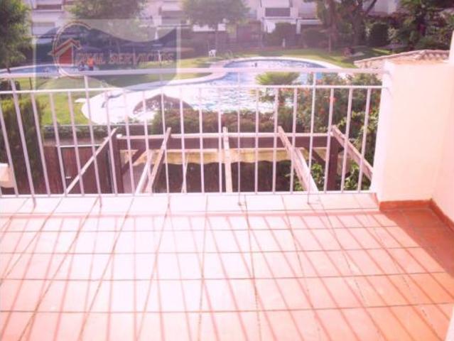 Chalet en alquiler en Nuevo Portil, Costa Occidental
