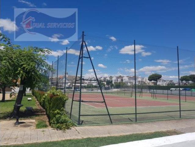 Chalet en alquiler en Nuevo Portil, Costa Occidental