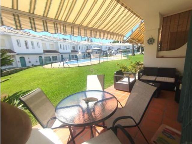 Chalet en alquiler en Nuevo Portil, Costa Occidental