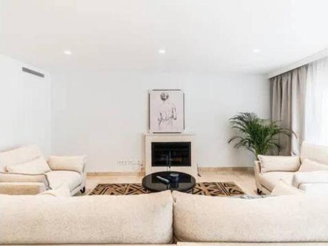 Chalet en alquiler en Atalaya Park, Estepona