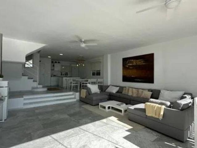 Chalet en alquiler en Monte Biarritz, Costa del Sol Occidental