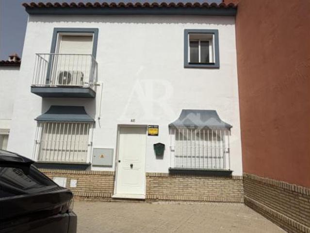 Chalet en alquiler en Umbrete, Andalucía