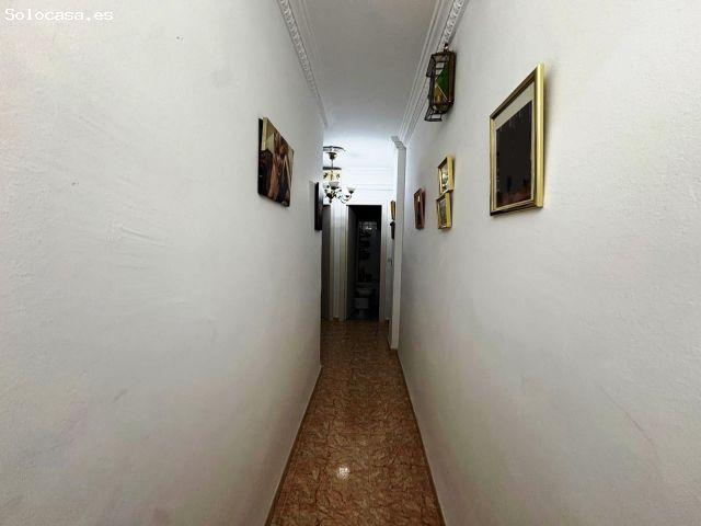 Casa en venta en Benacazón, Andalucía