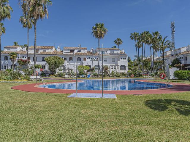 Chalet en venta en Nueva Atalaya, Costa del Sol Occidental