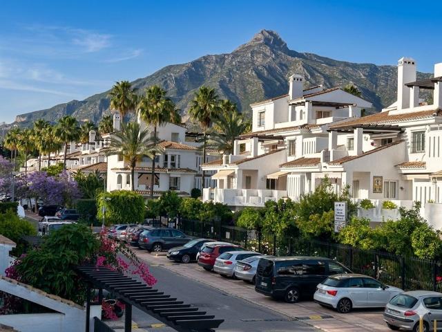 Chalet en venta en Nueva Andalucía, Costa del Sol Occidental
