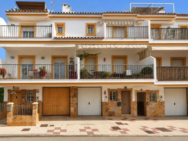 Chalet en venta en Barriada Islas Canarias, Costa del Sol Occidental