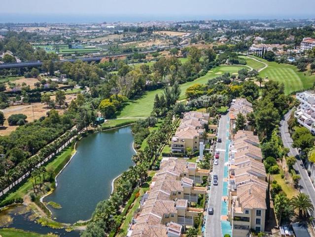 Chalet en venta en Nueva Andalucía, Costa del Sol Occidental