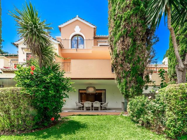 Chalet en venta en Barriada Islas Canarias, Costa del Sol Occidental