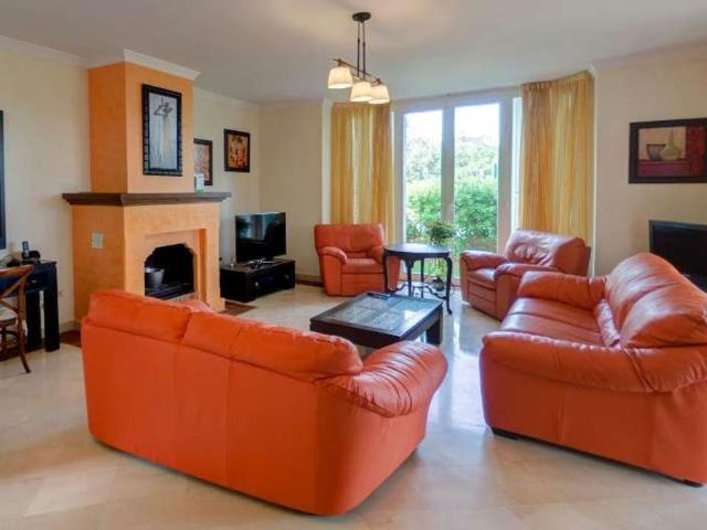 Chalet en venta en Barriada Islas Canarias, Costa del Sol Occidental