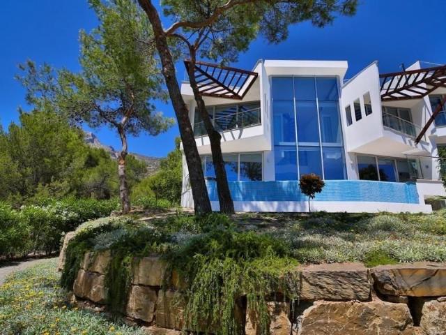 Villa en alquiler en Málaga, Urbanización Los Verdales
