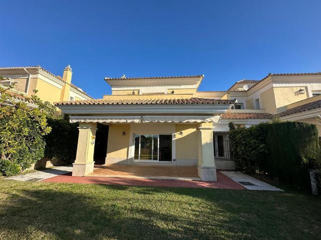 Chalet en venta en Divina Pastora, Costa del Sol Occidental