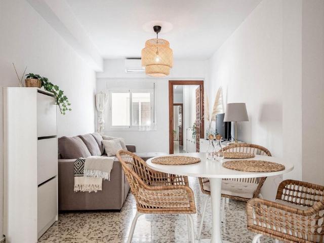 Chalet en alquiler en Barriada Islas Canarias, Costa del Sol Occidental