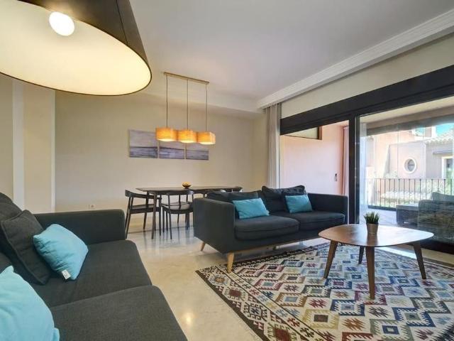 Villa en alquiler en Estepona, Santa María
