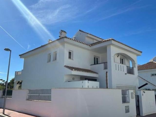 Villa en alquiler en Marbella, La Alzambra