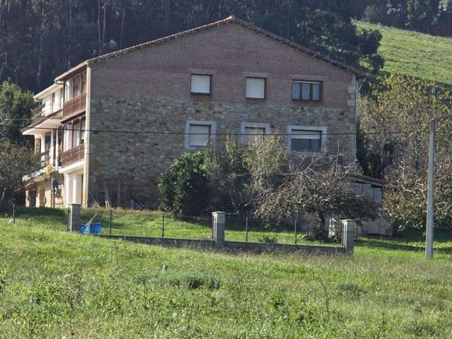 Chalet en venta en Bárcena de Cicero, Cantabria
