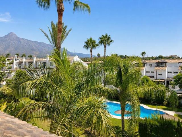 Chalet en venta en Nueva Andalucía, Costa del Sol Occidental
