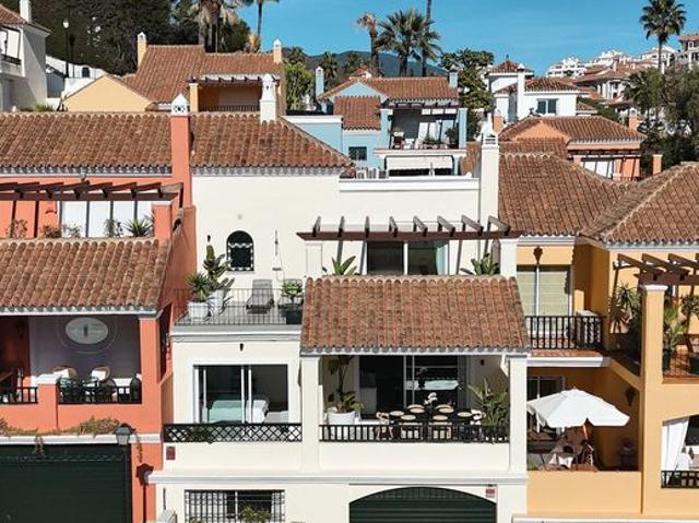 Chalet en venta en Nueva Andalucía, Costa del Sol Occidental