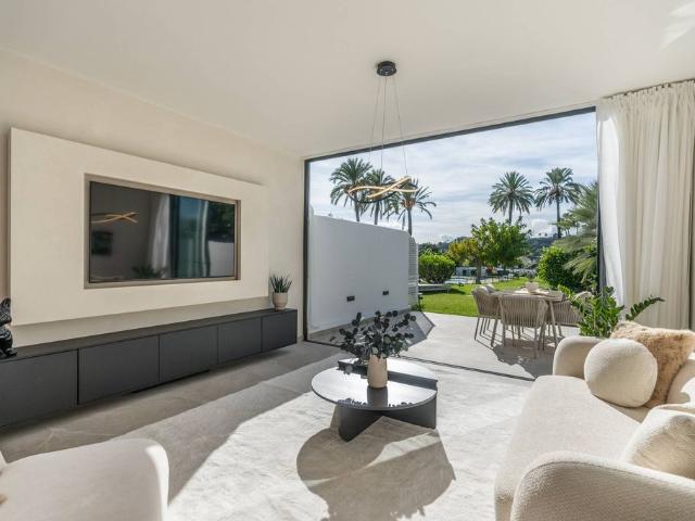 Chalet en venta en Nueva Andalucía, Costa del Sol Occidental