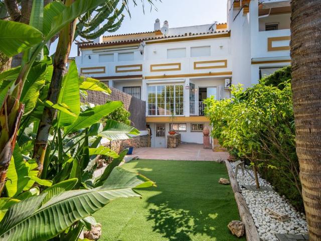 Chalet en venta en Barriada Islas Canarias, Costa del Sol Occidental
