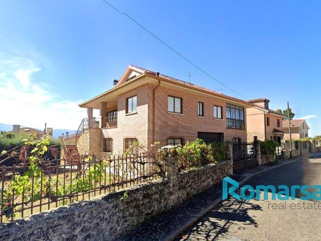 Villa en venta en La Lastrilla, El Sotillo