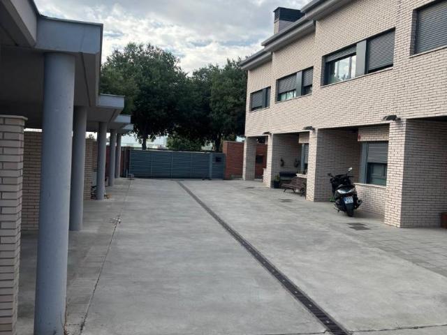 Villa en alquiler en Lleida, el Canyeret
