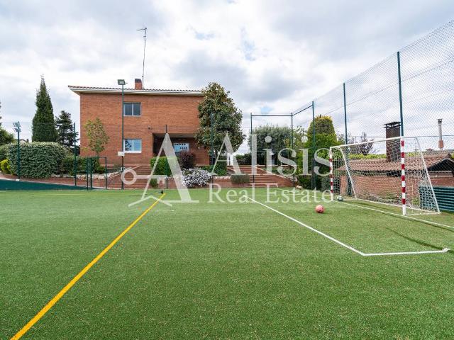 Villa en alquiler en Corbera De Llobregat