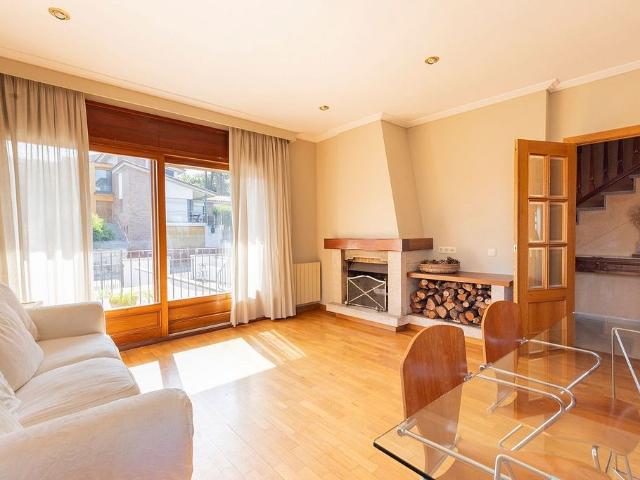 Villa en alquiler en Girona