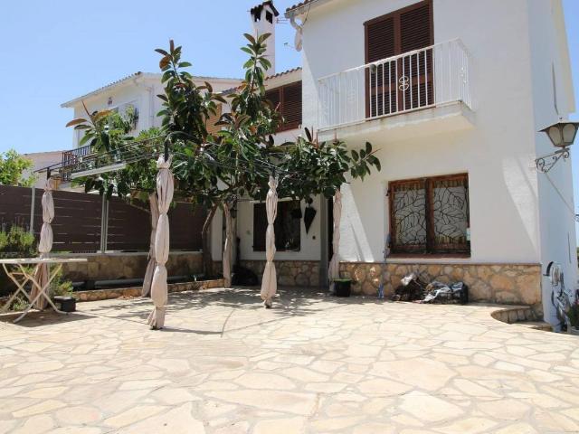 Villa en alquiler en Roda De Barà