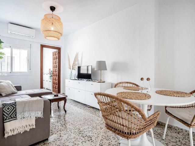 Chalet en alquiler en Barriada Islas Canarias, Costa del Sol Occidental