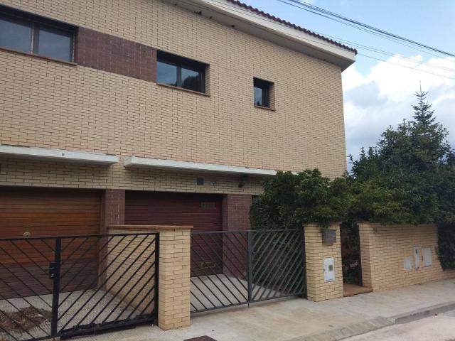 Chalet en venta en La Pobla De Claramunt, Barcelona
