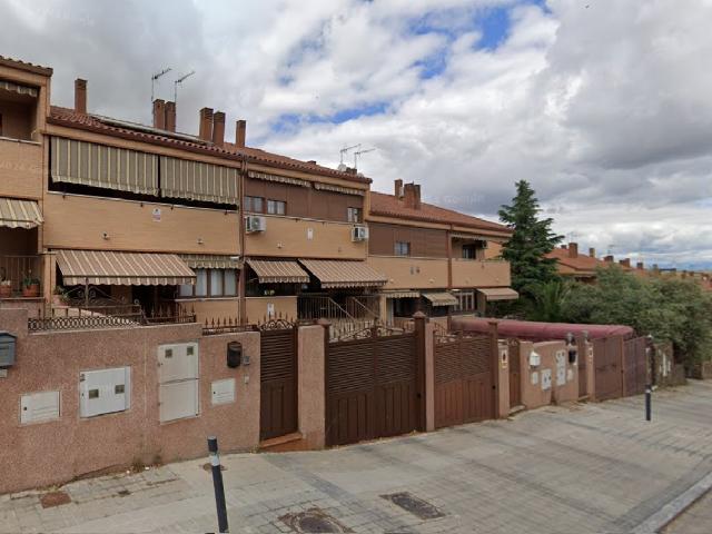 Chalet en venta en Parque Coimbra, Móstoles