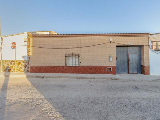 Casa en venta en La Puebla De Almoradiel, Toledo