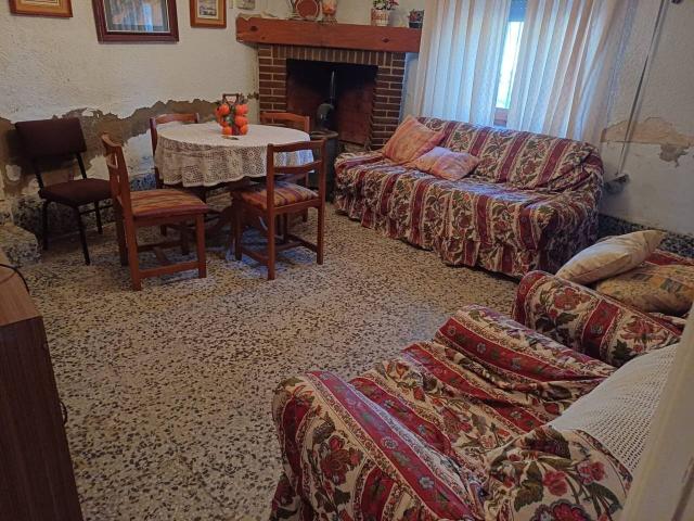 Casa en venta en Los Isidros, La Plana de Utiel-Requena