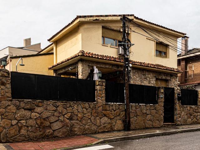 Casa en venta en Madrid, Valdefuentes