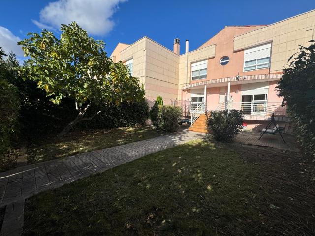Casa en venta en Simancas, Urbanización El Pichón