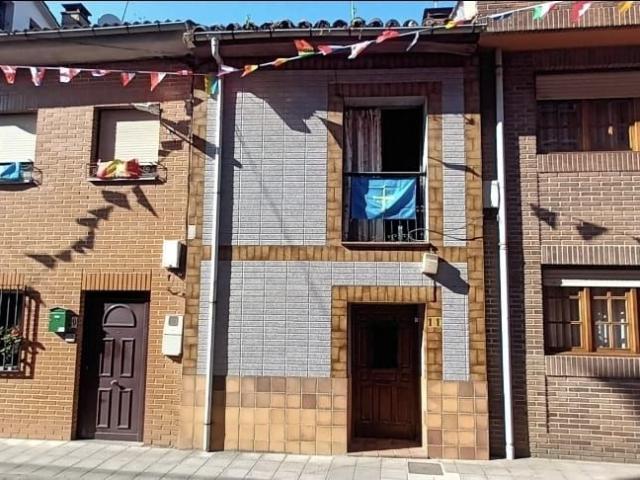 Casa en venta en Santianes del Terrón, Parres