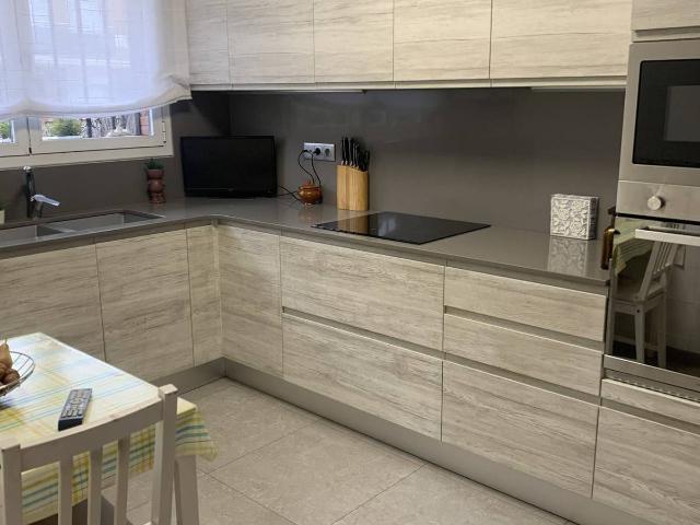 Villa en venta en Abrera