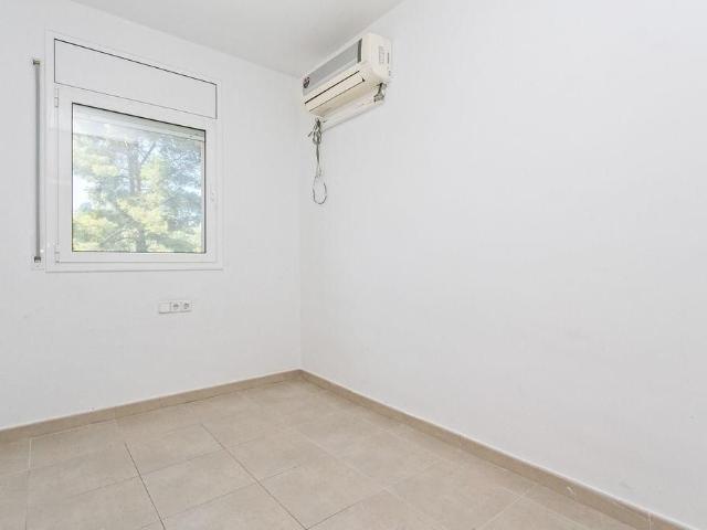 Villa en venta en Abrera